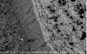 圖13-91 圓弧斷面與斜斷面交界處形貌 圖13-91 圓弧斷面與斜斷面交界處形貌